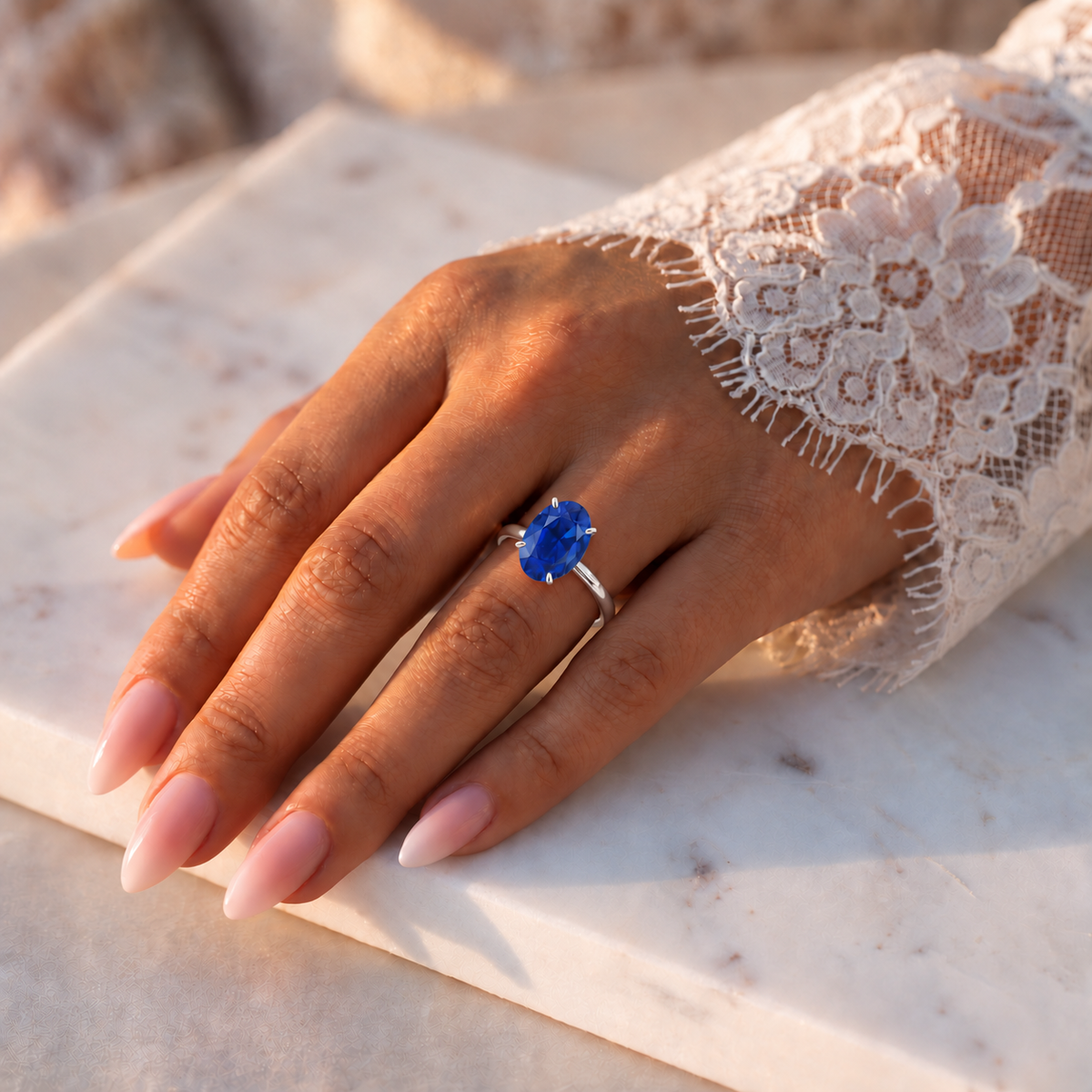 Inel de Logodnă Kensington din Aur 18k cu Safir Creat în Laborator Oval 10x7 mm și Diamante Create în Laborator din Platina - Castelo.ro
