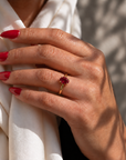 Inel de Logodnă Kensington din Aur 18k cu Rubin Creat în Laborator Oval 8x6 mm și Diamante Create în Laborator din 18k Aur Galben - Castelo.ro