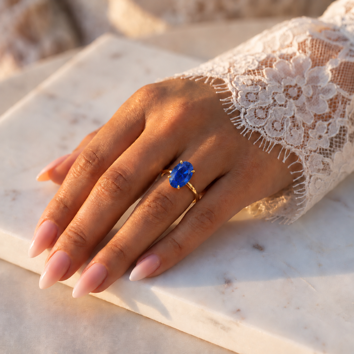 Inel de Logodnă Kensington din Aur 18k cu Safir Creat în Laborator Oval 10x7 mm și Diamante Create în Laborator din 18k Aur Galben - Castelo.ro