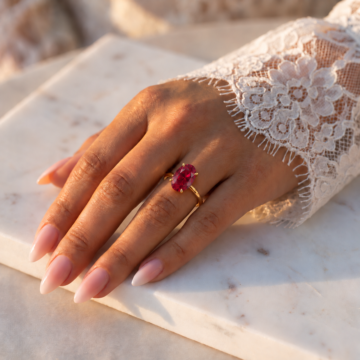 Inel de Logodnă Kensington din Aur 14k cu Rubin Creat în Laborator Oval 10x7 mm și Diamante Create în Laborator din 14k Aur Galben - Castelo.ro