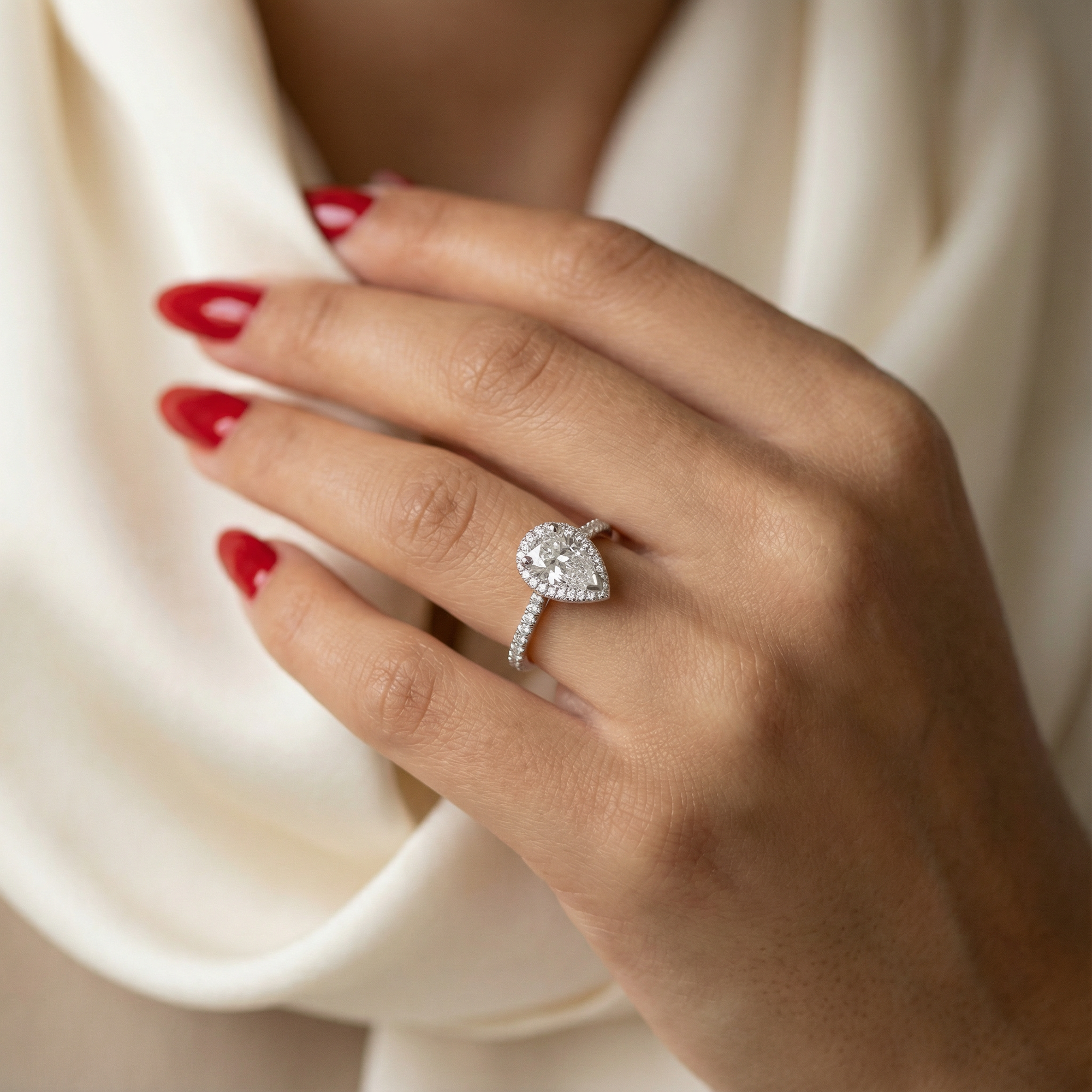 Inel de Logodnă Pavé din Aur 14k cu Diamante Create în Laborator Pară Fațetată de 1.09 ct din 14k Aur Alb - Castelo.ro