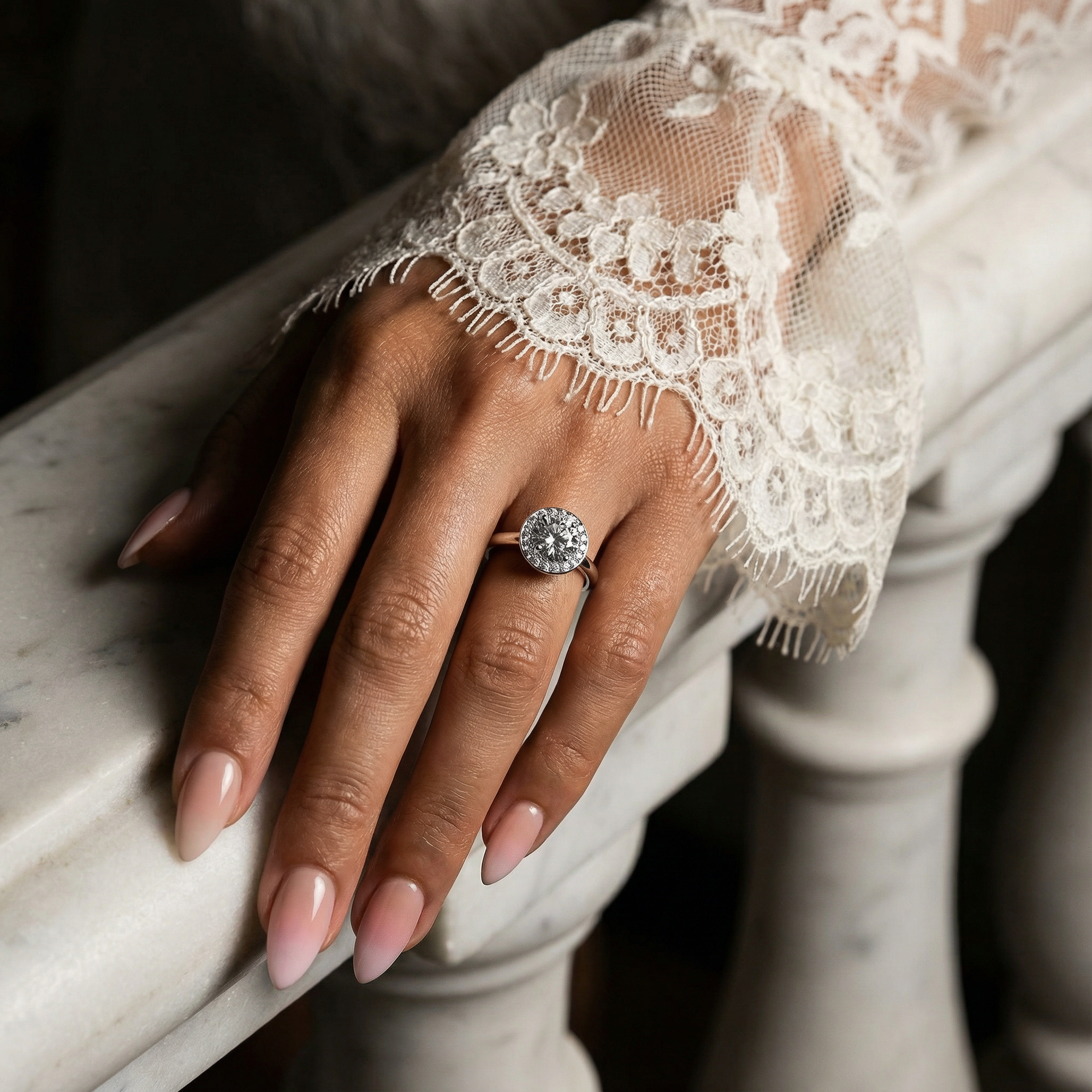 Inel de Logodnă cu Moissanite Brilliant Halo de 0.98 ct din Platina - Castelo.ro