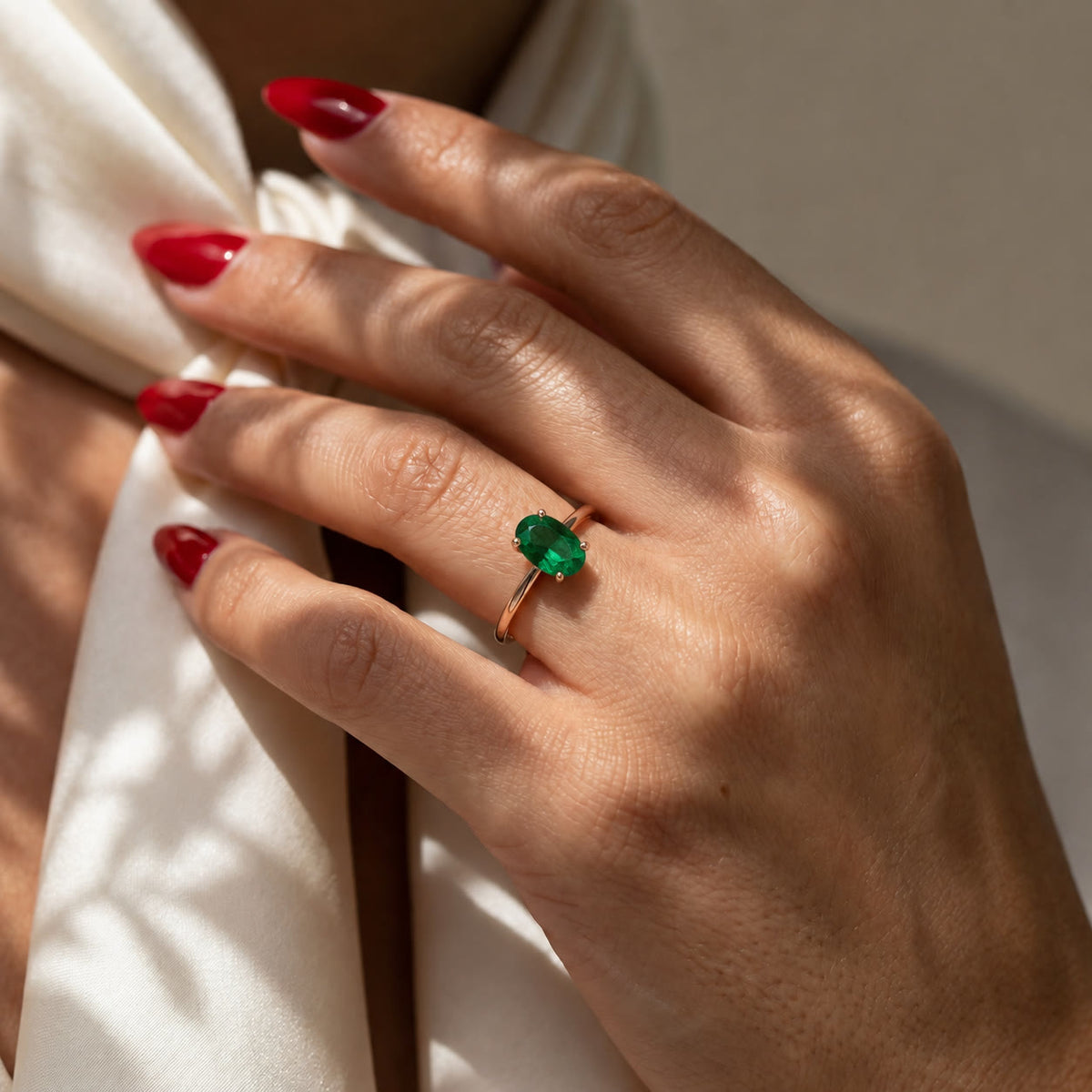 Inel de Logodnă Enigma din Aur 18k cu Smarald Creat în Laborator Oval 6x8 mm din 18k Aur Roz - Castelo.ro