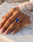 Inel de Logodnă Enigma din Aur 14k cu Safir Creat în Laborator Oval 8x12 mm din 14k Aur Galben - Castelo.ro