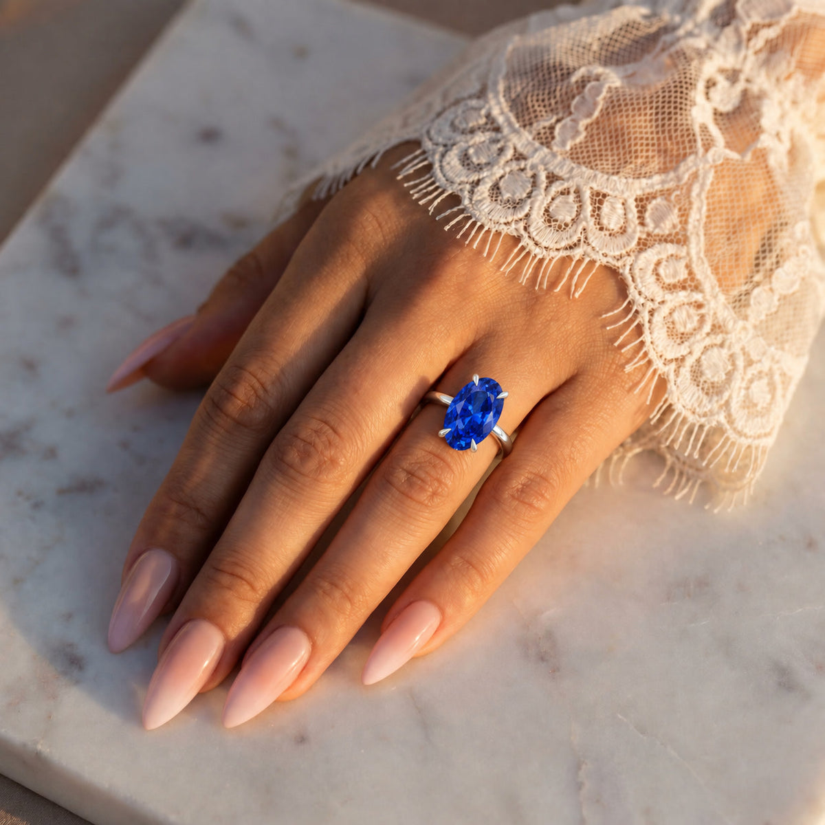 Inel de Logodnă Enigma din Aur 18k cu Safir Creat în Laborator Oval 8x12 mm din Platina - Castelo.ro