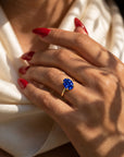 Inel de Logodnă Enigma din Aur 18k cu Safir Creat în Laborator Oval 7x10 mm din 18k Aur Galben - Castelo.ro