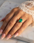 Inel de Logodnă Raphael din Aur 18k cu Smarald Creat în Laborator Emerald Cut 8x10 mm din Platina - Castelo.ro