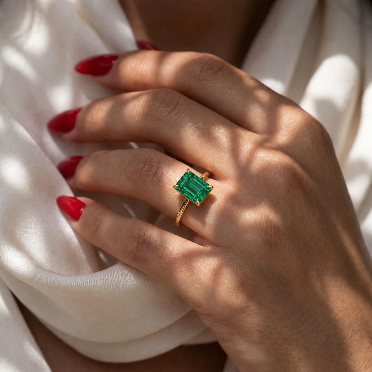Inel de Logodnă Raphael din Aur 14k cu Smarald Creat în Laborator Emerald Cut 7x9 mm din 14k Aur Galben - Castelo.ro