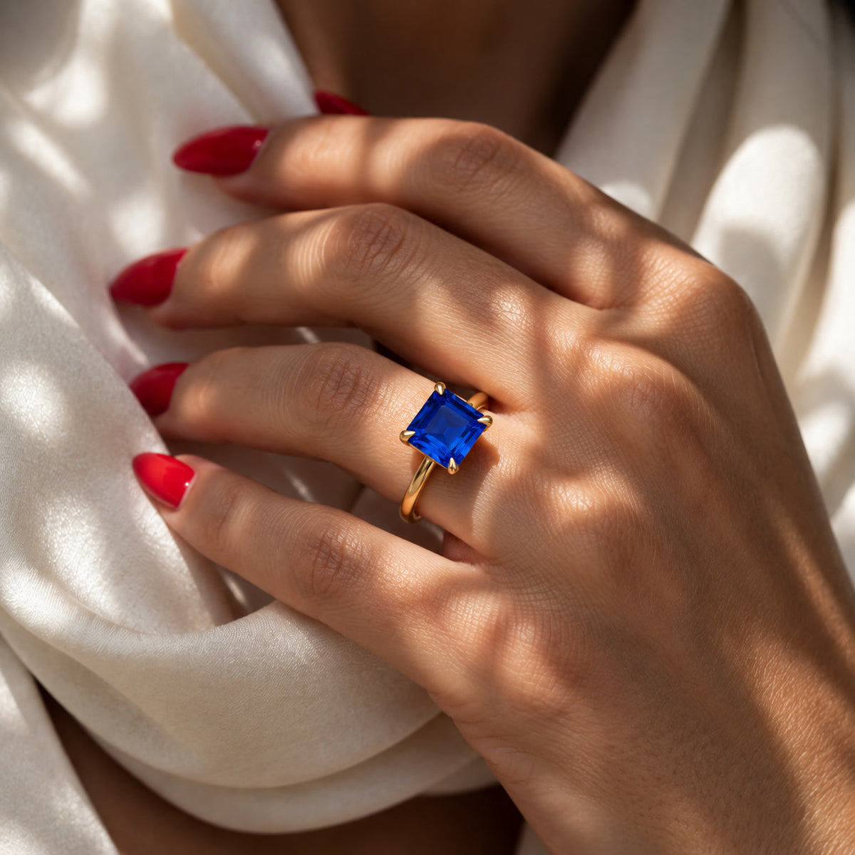 Inel de Logodnă Raphael din Aur 14k cu Safir Creat în Laborator Emerald Cut 8x10 mm din 14k Aur Alb - Castelo.ro