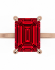 Inel de Logodnă Windsor din Aur 18k cu Rubin Creat în Laborator Emerald Cut 9x7 mm și Diamante Create în Laborator din 18k Aur Roz - Castelo.ro