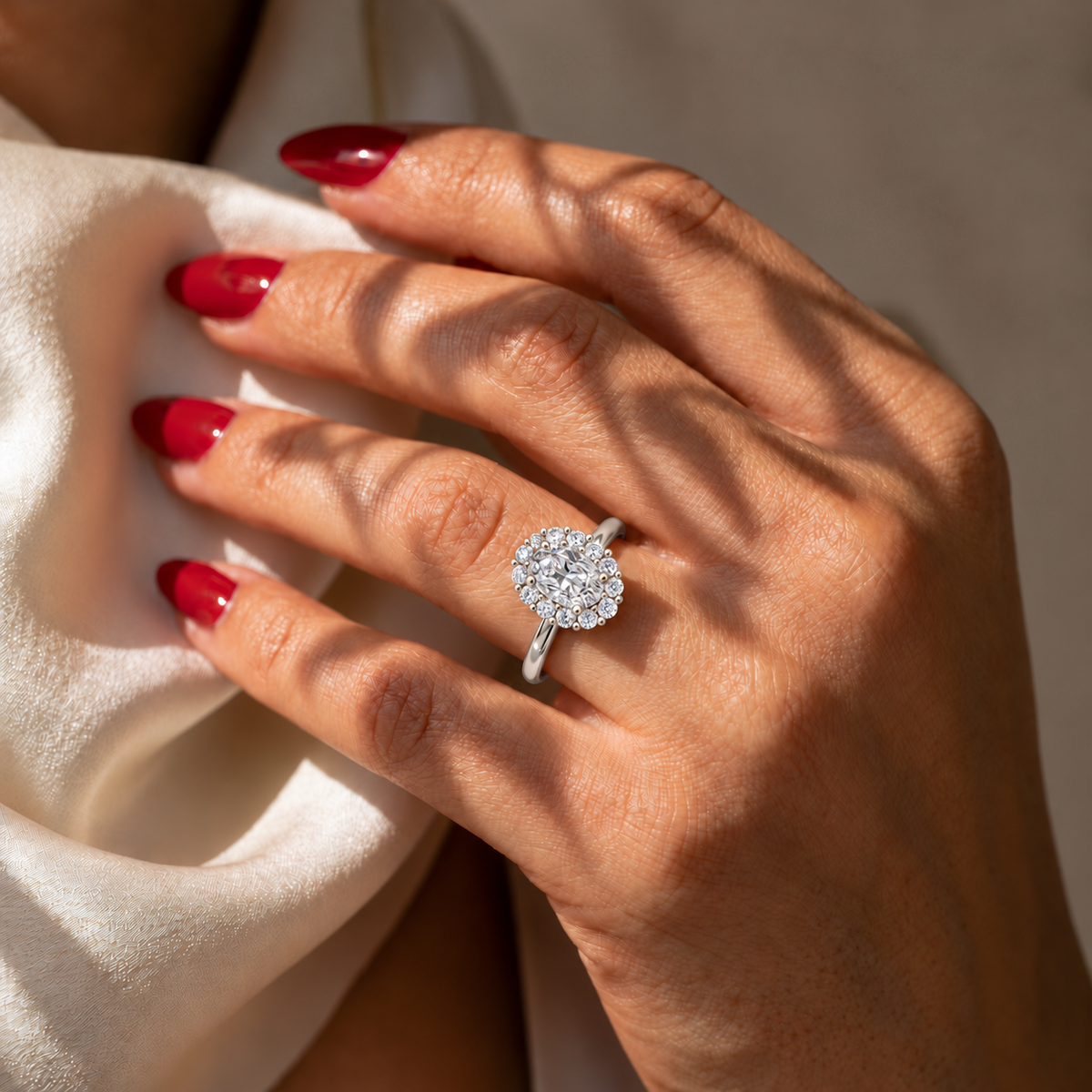 Inel de Logodnă Dorchester din Aur 18k cu Moissanite Oval de 1.5 ct din Platina - Castelo.ro