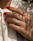Inel de Logodnă Solitaire Oval cu Halo Ascuns din Aur 14k cu Moissanite de 1.2 ct din 14k Aur Alb - Castelo.ro