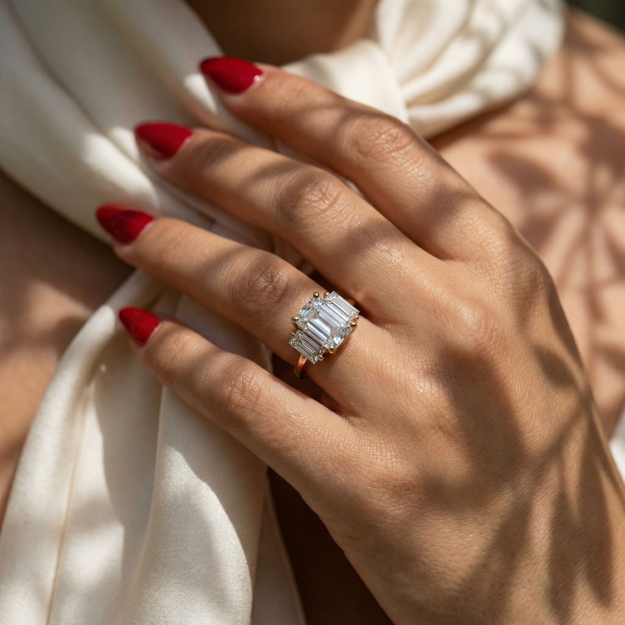 Inel de Logodnă din Aur 14k cu Trei Moissanite Tăietură Smarald de 1.4 ct din 14k Aur Roz - Castelo.ro