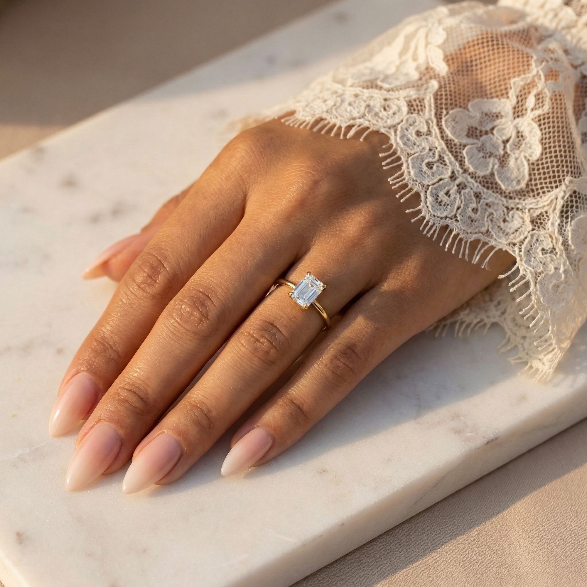 Inel de Logodnă din Aur 18k cu Moissanite Tăietură Smarald de 0.7 ct din 18k Aur Galben - Castelo.ro