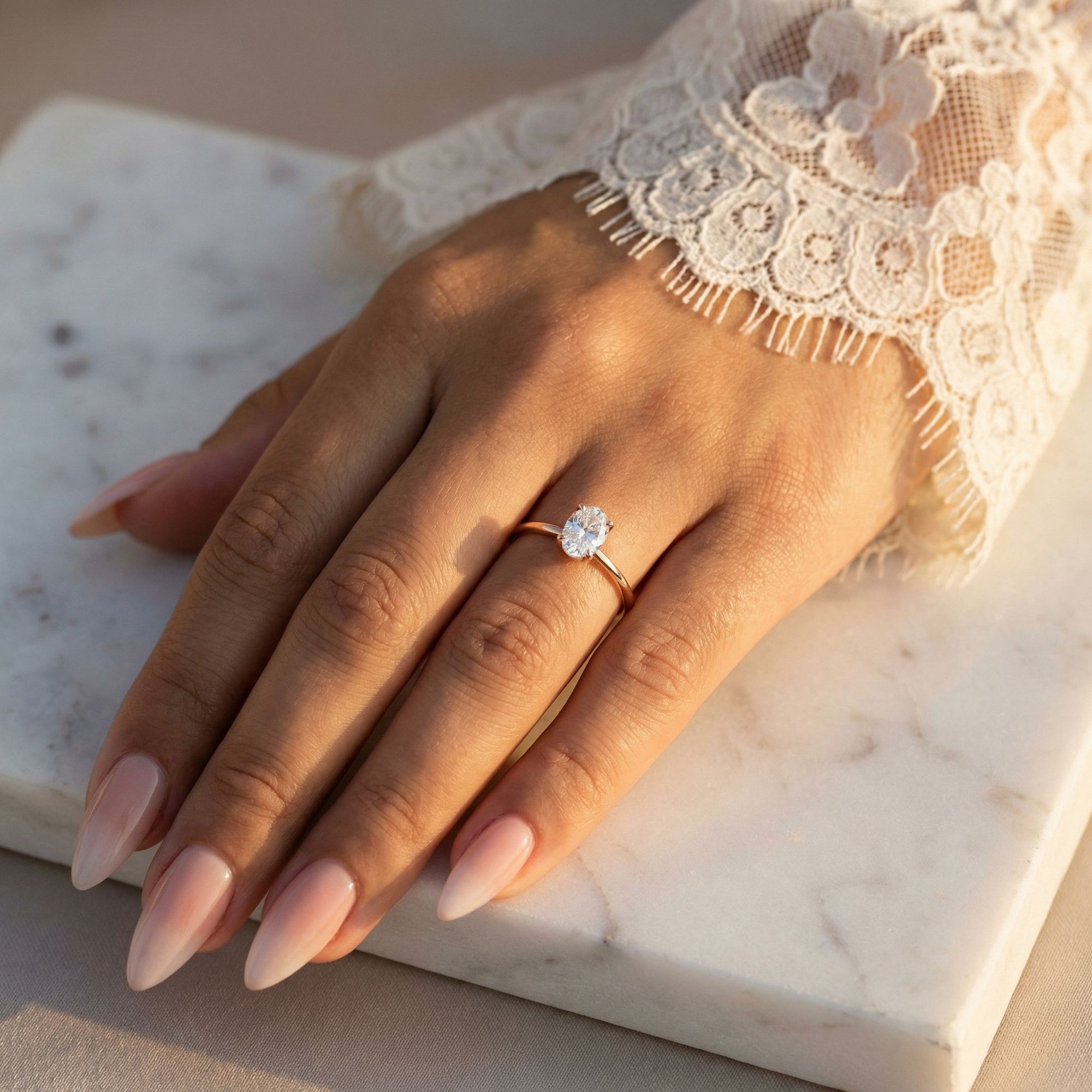 Inel de Logodnă Enigma din Aur 18k cu Moissanite Solitaire Oval de 0.8 ct din 18k Aur Roz - Castelo.ro