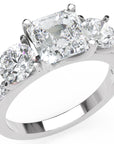 Inel de Logodnă Pave Ava cu Trei Moissanite de 2.6 ct din Platina - Castelo.ro