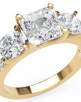 Inel de Logodnă Pave Ava cu Trei Moissanite de 2.6 ct din 18k Aur Galben - Castelo.ro