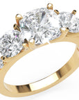 Inel de Logodnă Grand Prix din Aur 14k cu Trei Moissanite de 2.6 ct din 14k Aur Galben - Castelo.ro