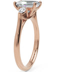 Inel de Logodnă Emerald & Pear cu Trei Moissanite de 1.6 ct din 18k Aur Roz - Castelo.ro