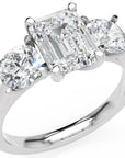 Inel de Logodnă Via di Emeralde cu Trei Moissanite de 2.4 ct din Platina - Castelo.ro