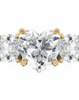 Inel de Logodnă Forever Heart din Aur 14k cu Trei Moissanite de 2.4 ct din 14k Aur Galben - Castelo.ro