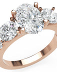Inel de Logodnă Oval & Round Pave cu Trei Diamante Create în Laborator de 2.5 ct
