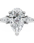 Inel de Logodnă cu Trei Diamante Create în Laborator Pară de 1.5 ct