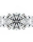 Inel de Logodnă Vicomtesse Élise cu Trei Diamante Naturale Rotunde de 2.41 ct