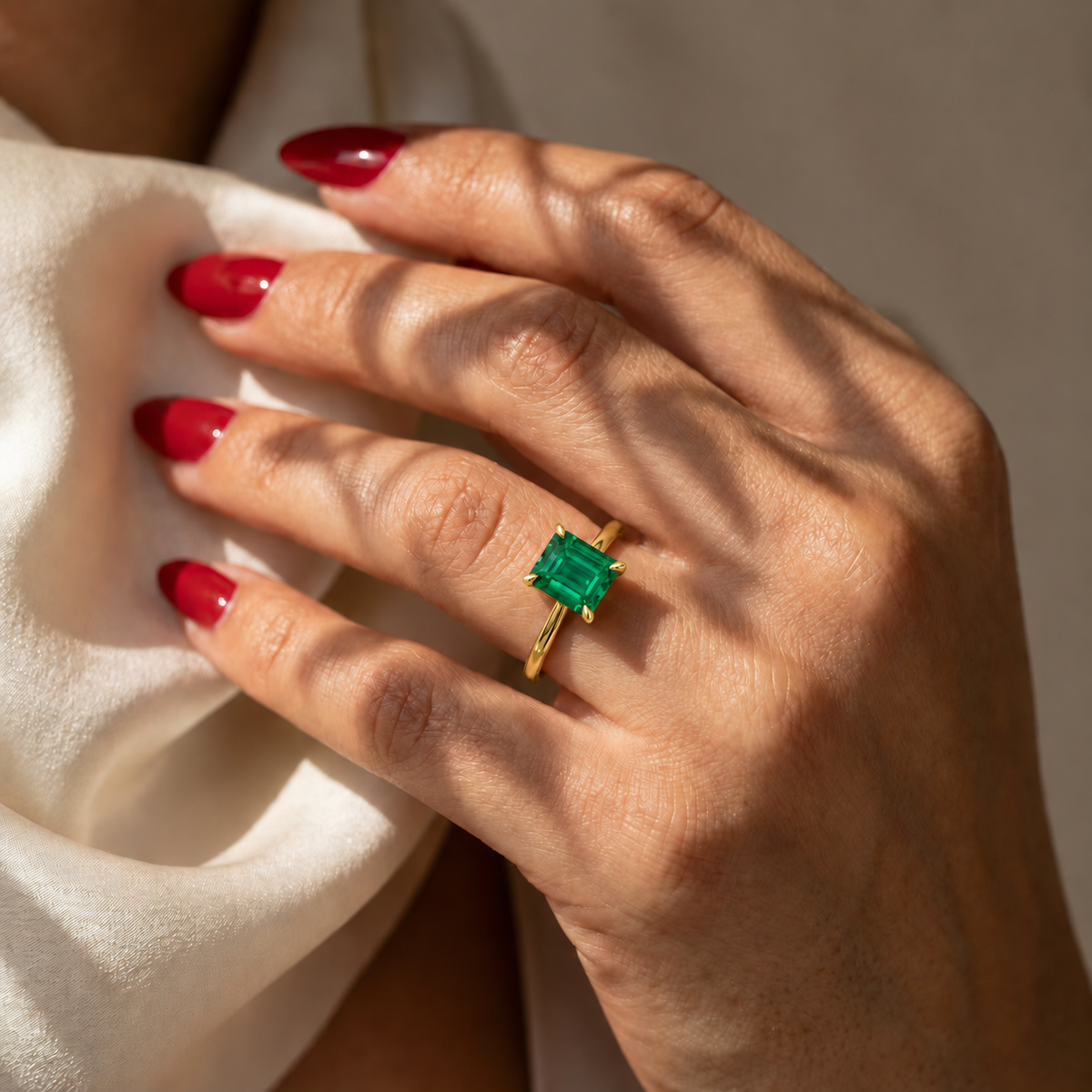 Inel de Logodnă Raphael din Aur 14k cu Smarald Creat în Laborator Emerald Cut 6x8 mm din 14k Aur Galben - Castelo.ro