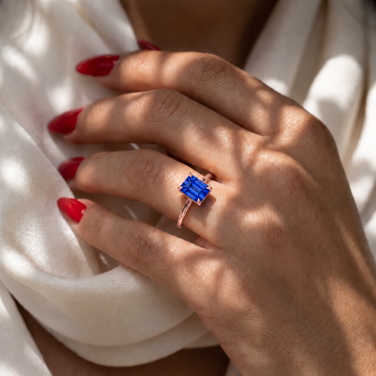 Inel de Logodnă Raphael din Aur 14k cu Safir Creat în Laborator Emerald Cut 6x8 mm din 14k Aur Roz - Castelo.ro