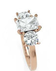 Inel de Logodnă Duchesse Lumière Radiant și Rotund cu Trei Diamante Naturale de 2.45 ct
