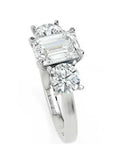 Inel de Logodnă Via di Emeralde cu Trei Moissanite de 2.4 ct