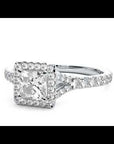 Inel Tăietură Oval Si Cadru Halo din Aur 14k cu Diamante Create în Laborator de 0.76 ct