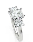 Inel de Logodnă Duchesse Lumière Radiant și Rotund cu Trei Diamante Naturale de 2.45 ct